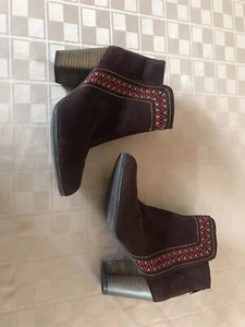 Qupid Womens Boot Ankle Bootie Size 6 Brown Suede Pink Gold 3” Block Heel - Picture 1 of 6