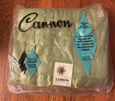 NOS Vintage CANNON Galaxy Thermal Blanket Green Rayon Acrylic Satin USA 72x90 - Image 1 of 4