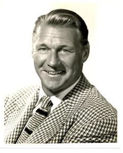 Sonny Büschel 1948 Portrait von BACHRACH RKO BILDER - Bild 1 von 2