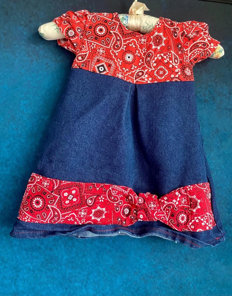 De colección Hecho a Mano Rojo Estampado Bandana Azul Jean Denim Vestido Vaquero Vaquera Conjunto Foto 1 de 4