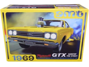 Skill 2 Model Kit 1969 Plymouth GTX Hardtop Pro Street 1/25 Scale Model by AMT - Picture 1 of 1