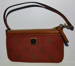 CARTERA PULSERA DOONEY & BOURKE GRANDE DELGADA FIRMA ROJA/BRONCEADA - Imagen 1 de 4