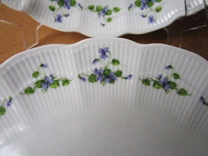 4 superbes assiettes plates en porcelaine Kaiser Romantica Viola violettes 24 cm - Afbeelding 1 van 6