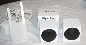 Lot WYZE Security Cameras Outdoor and Base Station - Picture 1 of 6