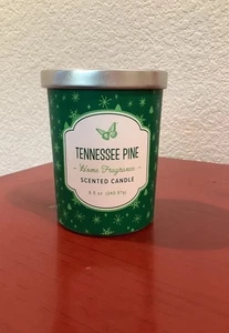 DOLLY PARTON BARATTOLO CANDELA PROFUMATA NATALE Tennessee Pine 8,5 once ~NUOVO~ - Foto 1 di 4