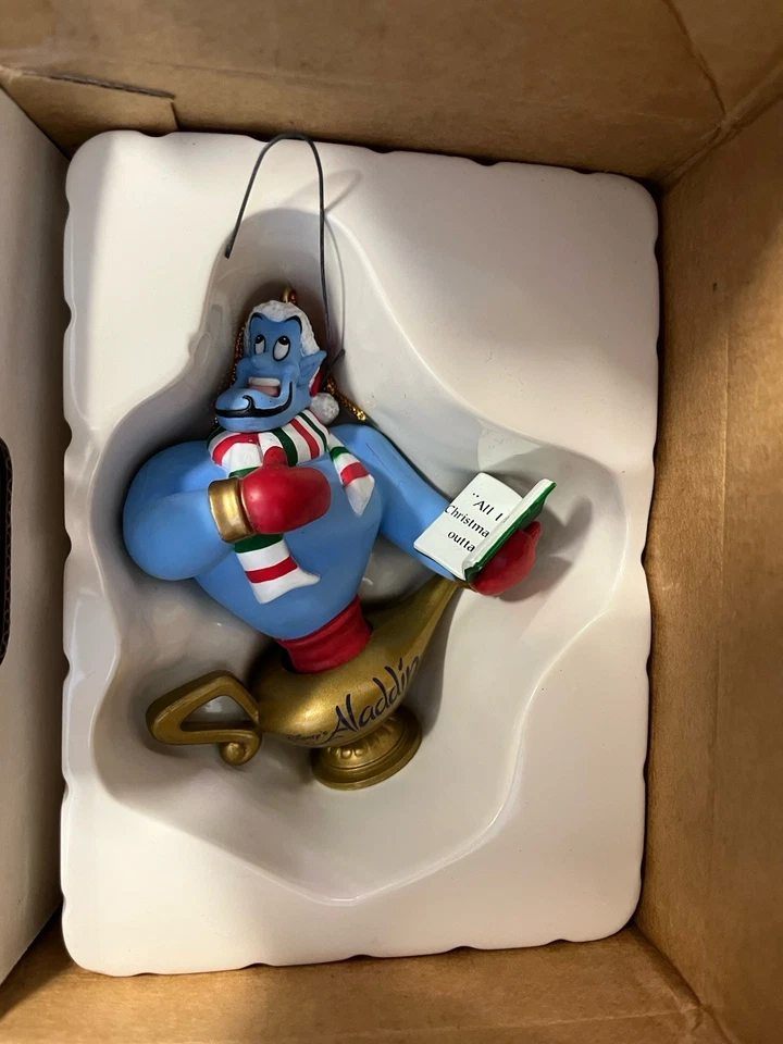 Adorno de Navidad Disney con Aladdin’s Genie Excelente Estado con Caja Foto 1 de 3