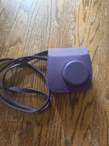 Cinturino Fintie Originale Fujifilm Instax Mini Pelle Viola Ottime Condizioni - Foto 1 di 4