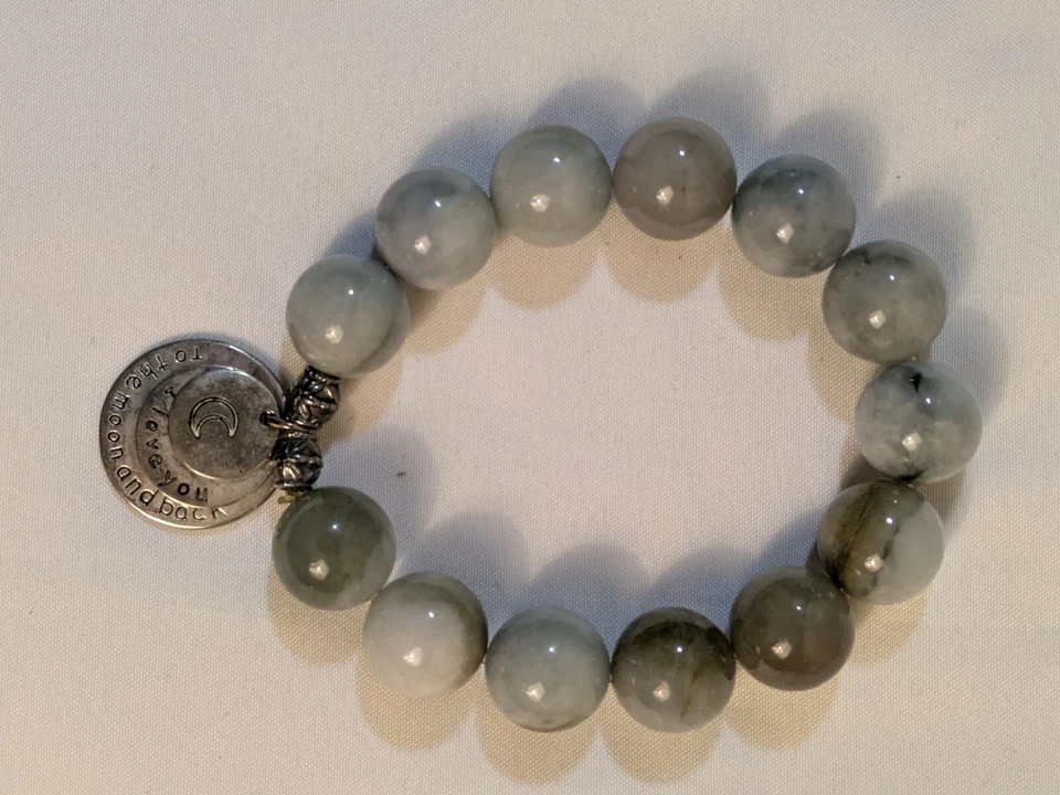 Бирманский нефрит 12-13 мм натуральный ручной работы дымчато-серый с подвесками «Я люблю тебя» - Изображение 1 из 4