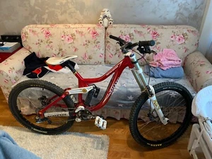 kona Supreme Operator Downhill Mountainbike - Bild 1 von 8