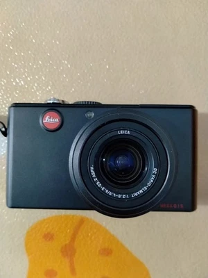 Leica D-LUX 3 10.0 MP Digital Compact Camera includes battery, charger,SD-Tested - Image 1 of 4