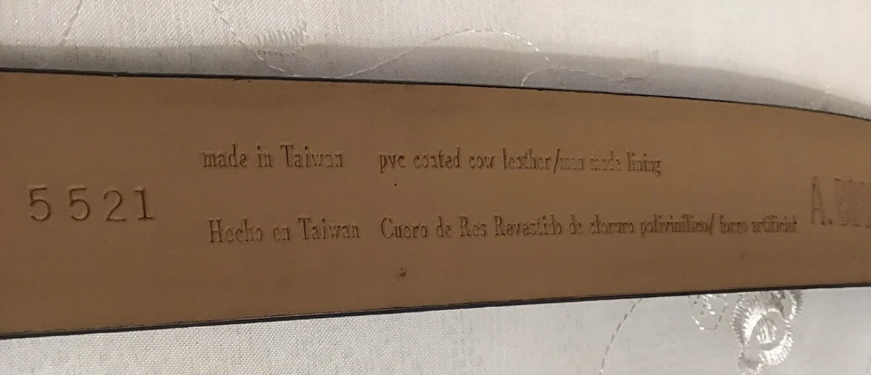 Cinturón de cuero Neiman Marcus, talla S, hecho en Italia Foto 1 de 4