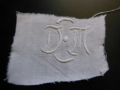 Monogramme ancien DM  pour création récup patchwork couture T3-6 - Photo 1/2