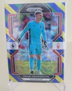 2022-23 PANINI PRIZM PREMIER LEAGUE DEAN HENDERSON BLLUE GELB GRÜN PRIZM #140 - Bild 1 von 2