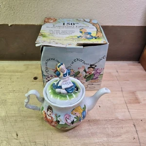 Alice im Wunderland 150th Anniversary Edition Teekanne in Box - Bild 1 von 10