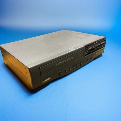 Grabadora VCR VHS Samsung VR8704 4 cabezales Hi-Fi sin control remoto - solo piezas Foto 1 de 4
