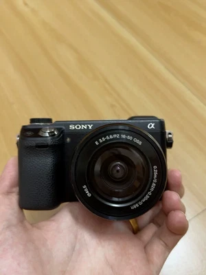 Sony NEX-6 16.1MP APS-C Digital Camera Set with 16-50mm Lens English language! - Image 1 of 4