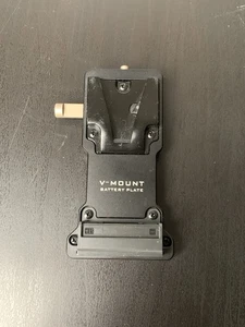 Tilta Battery v Mount Plate for DJI RS2 Power Pass-Through, TGA-PPK - Picture 1 of 6