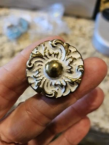 Vintage 1 1/4” Diameter No 4294 White Floral French Provincial Round Drawer Knob - Picture 1 of 5