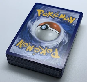 ¡Paquete de 50 cartas de Pokémon! Lote de trabajo que incluye raros y hologramas - genuino y confiable - Imagen 1 de 1