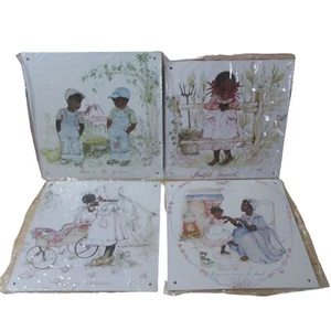 Juego de 4 - Placas de hojalata con niños afroamericanos jugando 7" cuadradas de colección - Imagen 1 de 6