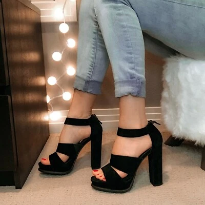 N by Nicole Miller Tacón Abierto Negro Terciopelo con Correas, Excelente Calidad, Talla 6 Foto 1 de 4