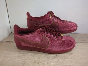 Nike Classic Cortez SE AV8205-600 Red Crush/Team Red Wmn Talla 6 Reino Unido Old School... - Imagen 1 de 15