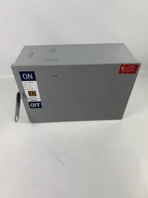 Plugue de barramento Square D PQ4610G I-Line Busway Switch, 100 ampères, 3P, 4W 600V, terra - Imagem 1 de 4