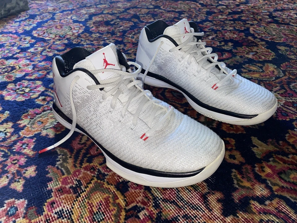 Air Jordan XXXL 31 Low Bulls 9,5 Foto 1 de 4