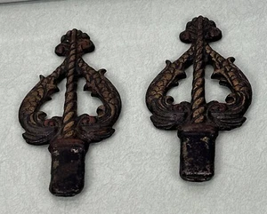 Vintage Cast Iron Ornate Celtic Crown Shape Decorations 4 1/2" 1081 7 8 - Picture 1 of 5