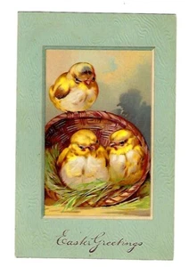 1908 Finkenrath Serie #5783 Postal de Pascua Pollitos en una cesta en relieve - Imagen 1 de 2