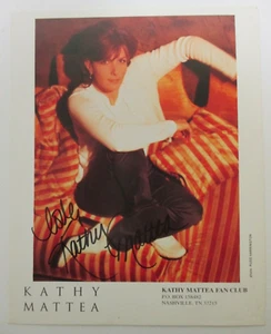 SIGNED - Kathy Mattea - AUTOGRAPHED 8x10" Fan Club Picture / Country Music Photo - Picture 1 of 2