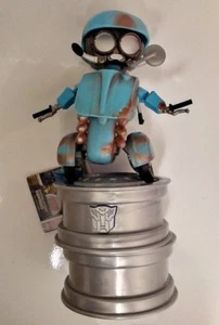DANCING AUTOBOT SQWEEKS * NEW * TRANSFORMERS * LAST KNIGHT * MP3 MUSIC SPEAKER - Picture 1 of 2