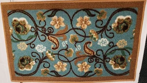 TEXTIL-KÜCHENTEPPICH (rutschfeste Rückseite) (16" x 26") BLUMEN AUF BLAU von Bekmez - Bild 1 von 7