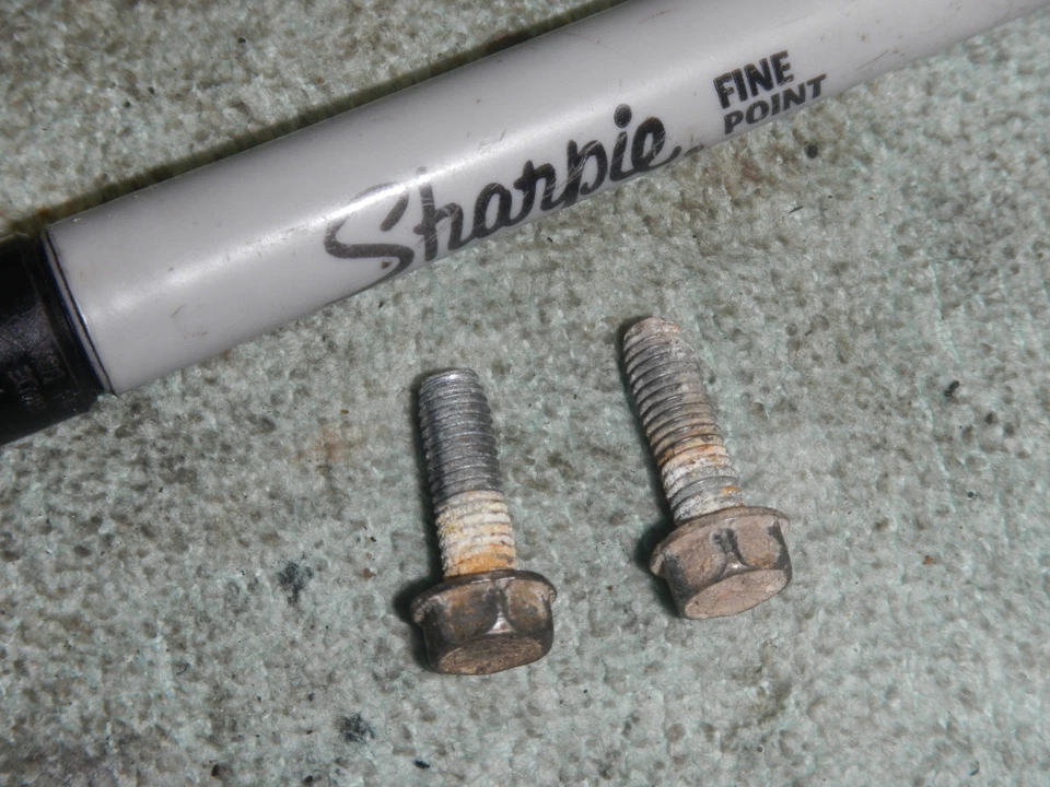 TERMOSTATO CARCASA PERNOS MONTAJE 1995 ATK 250 LQ Rotax 250LQ Foto 1 de 1