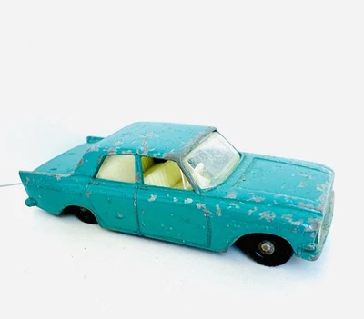 1963 Matchbox Lesney No. 33 FORD ZEPHYR 6 Mark III Saloon Diecast Aqua Toy Car - Image 1 of 4