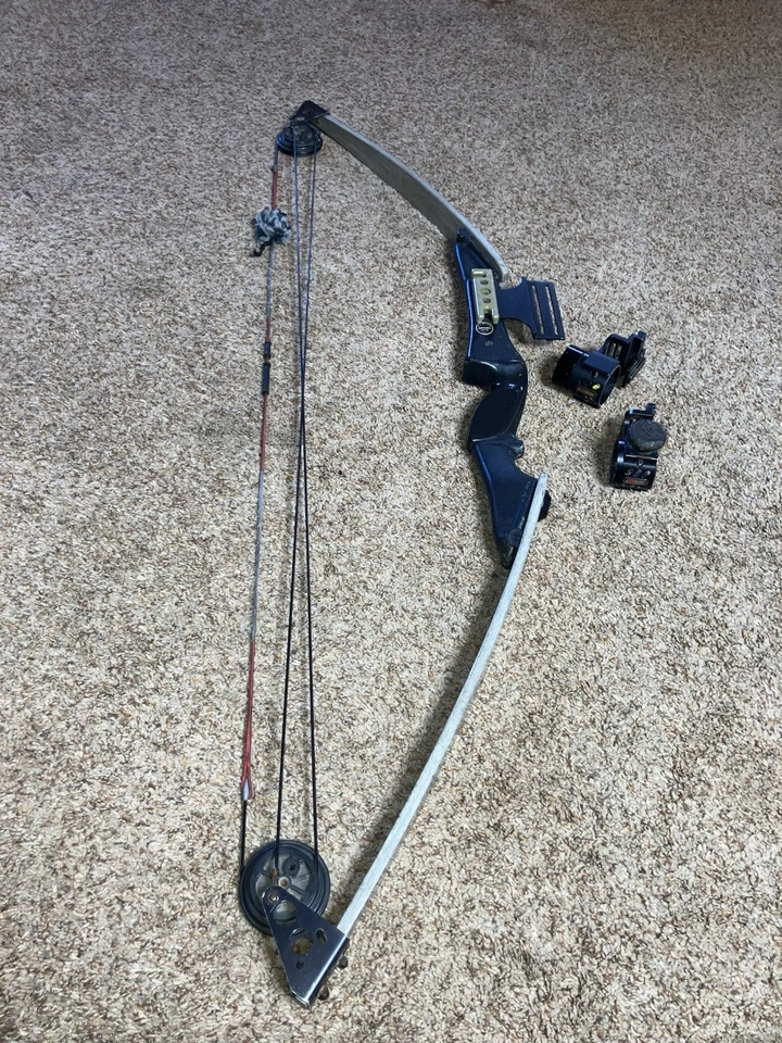 Darton Falcon Compound Bow With 2 Extreme Sights - Image 1 of 4