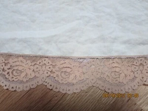 VINTAGE HAND EMBROIDERED TABLECLOTH--60" X 80"--LACE ALL AROUND--#T 11-17 - Picture 1 of 24