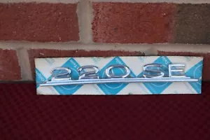 MERCEDES BENZ 220SE W111 W128 NOS EMBLEM BADGE 111.817.0215 - Picture 1 of 6