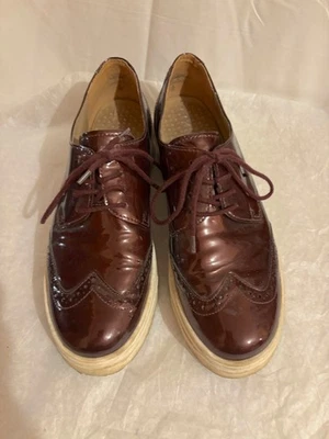 CAPRICE chaussures cuir vernis marron  pointure 39 - Photo 1/4