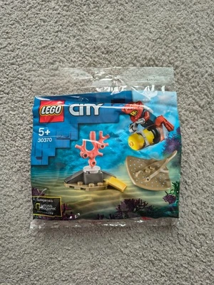 Lego polybag 30370 BRAND NEW SEALED - diver with coral and blue spotted ray - Image 1 of 2