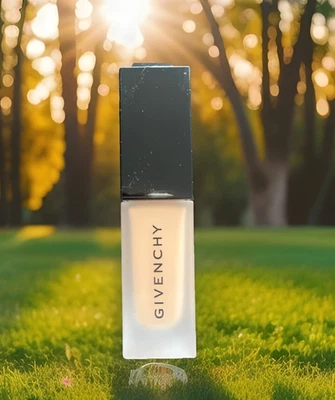 Givenchy Prisme Libre Skin-Caring Matte Foundation # 4-W280 Disc. oily skin - Image 1 of 4