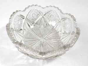 Unbranded Small Clear Pressed Candy Dish Relish or Trinket Floral Starburst - Picture 1 of 6