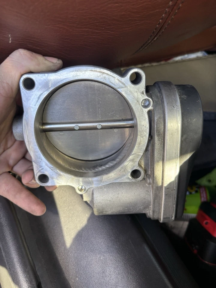 Cuerpo de acelerador eléctrico 90 mm para 05-12 Chrysler 300C 5,7 L Hemi 6,1 L Foto 1 de 1