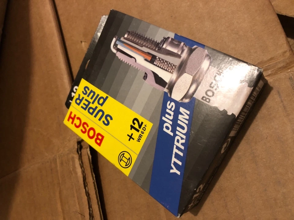 New Fiat X19 X1/9 SET OF 4 BOSCH YTTRIUM SUPER PLUS SPARK PLUGS - Image 1 of 1