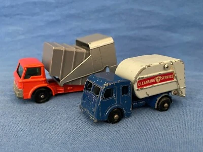 (2) Lesney Matchbox Tippax Refuse Collector No. 15 and Ford Garbage Truck No. 7 - Image 1 of 4