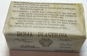 2 Pfund grau/grün Roma Plastilina Skulptur Haus auf Ölbasis - Bild 1 von 4