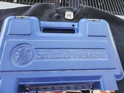 Blue S&W 40 Case Smith Wesson without lock Empty - Image 1 of 4