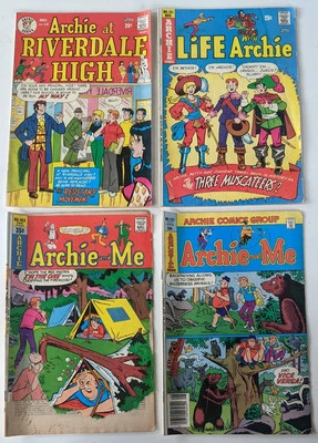 4 cómics de Archie and Me #103 #121 Life With Archie #151 Riverdale High #12 Foto 1 de 3