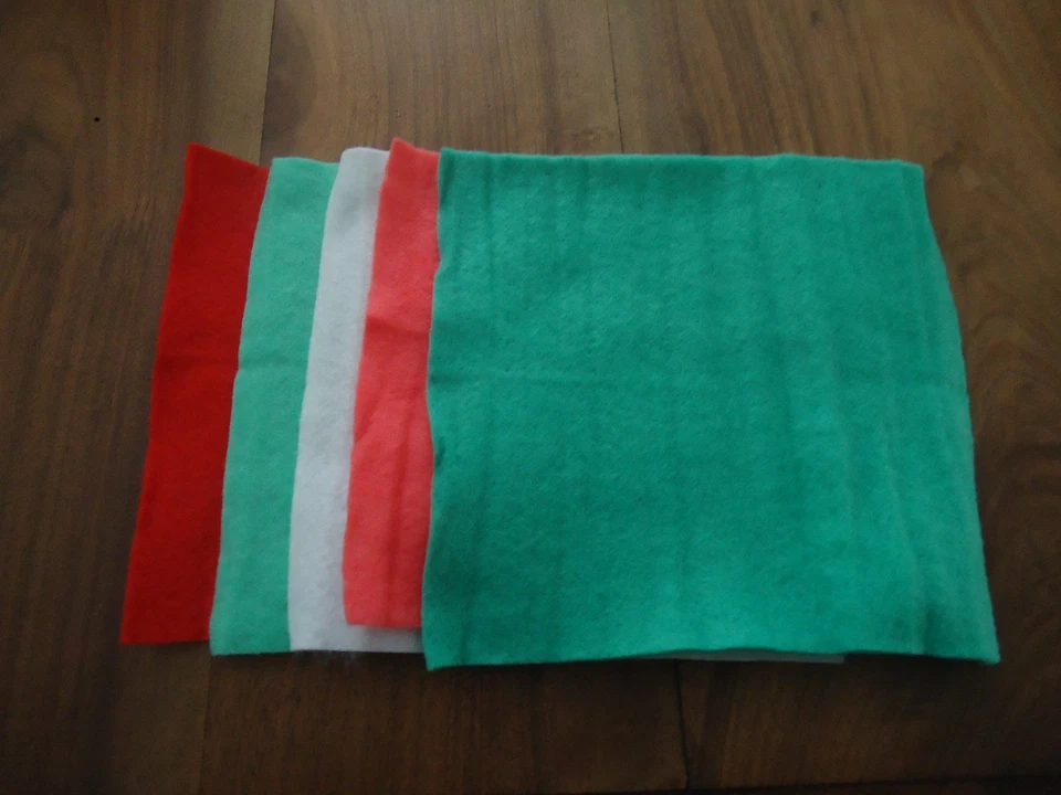 FEUTRINE - lot de 5 feutrines - dimensions 17*17 cm - Photo 1/1