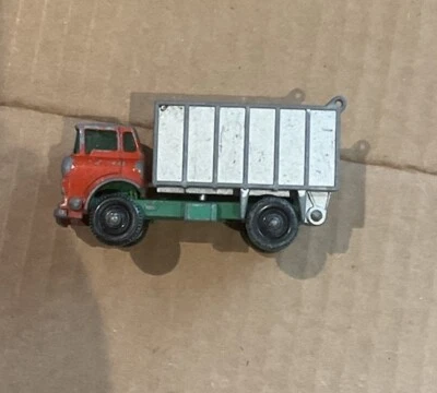 MATCHBOX LESNEY #26 G.M.C. GMC TIPPER DUMP TRUCK - Image 1 of 4
